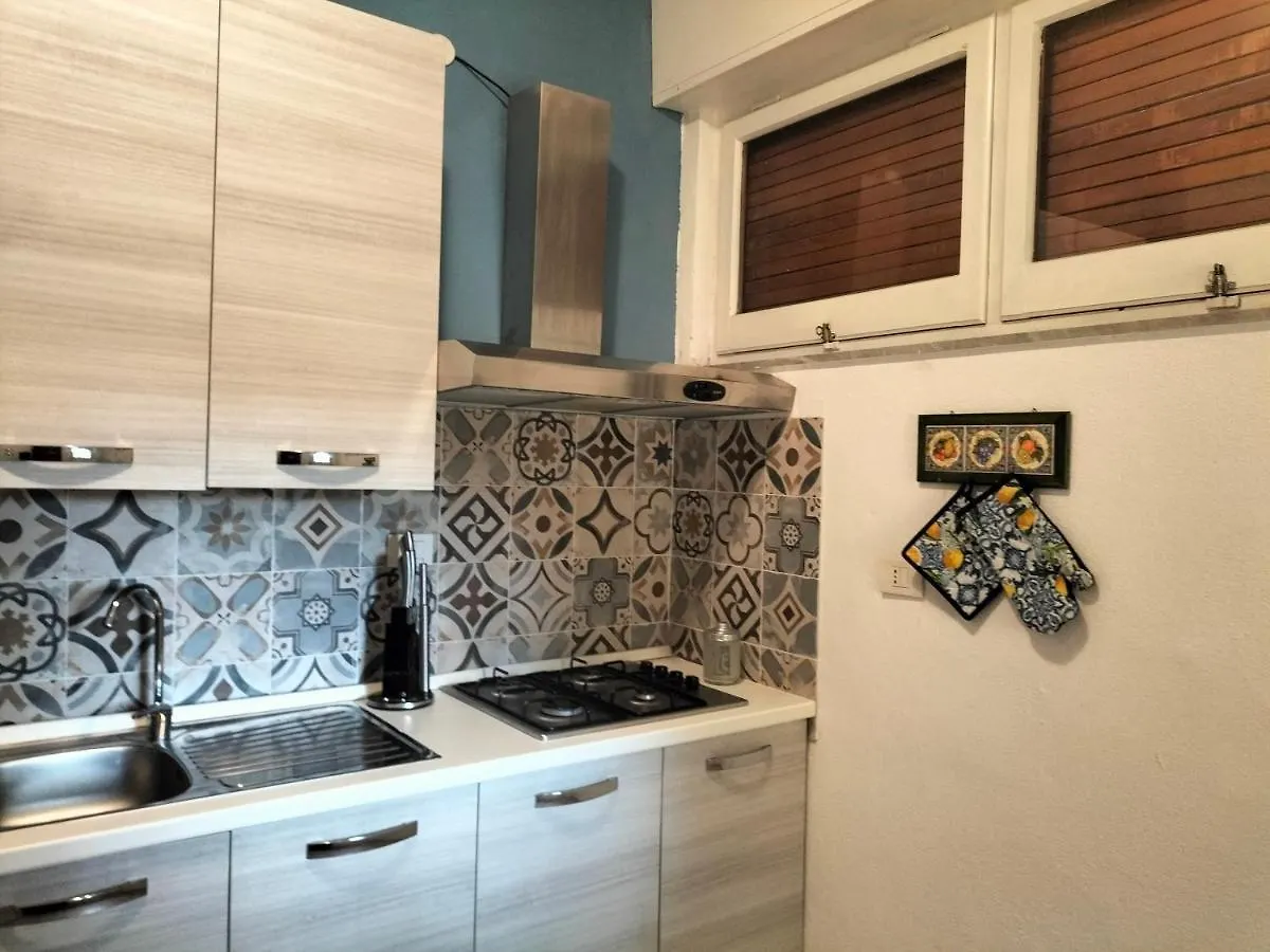Holiday home Casa Gialla Intero Alloggio Piano Terra Quartu Sant Elena Sant'Andrea